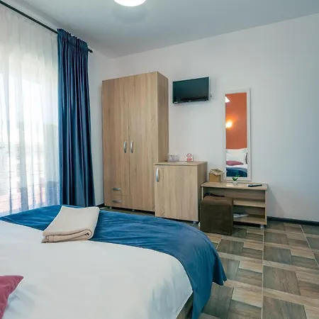 Casa In Culori 3*