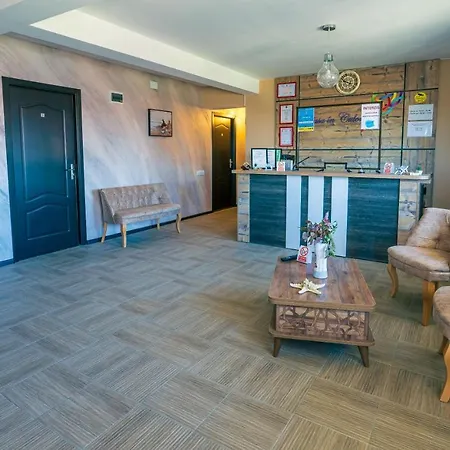 Casa de hóspedes Casa In Culori