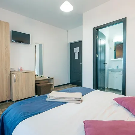 Casa In Culori 3*